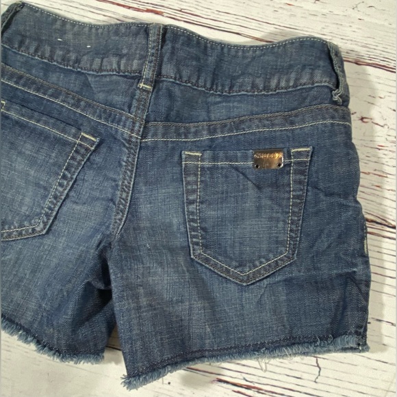 Guess Womens Jean Shorts Size 24 Denim Raw Hem Cut Off 4” Inseam Low Rise Blue - Picture 6 of 11